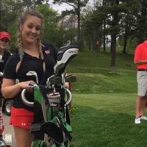 Meet your Posher, Abbey